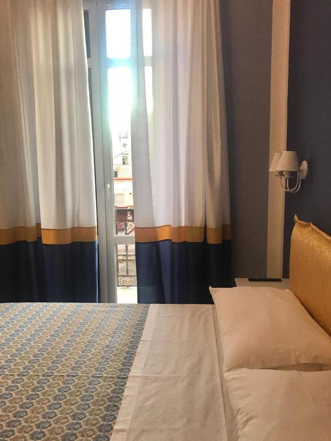B&B I Due Teatri Naples Extérieur photo