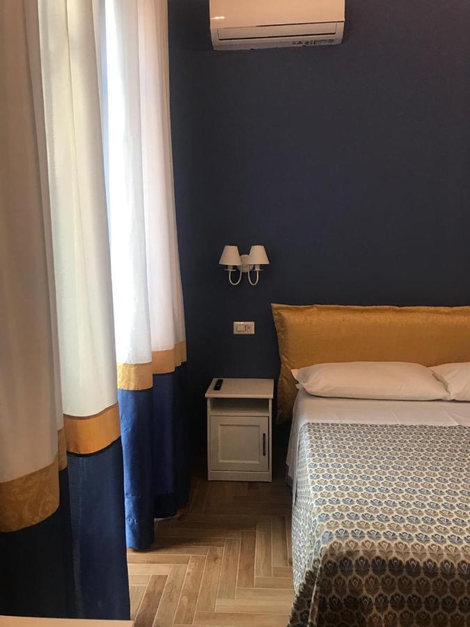 B&B I Due Teatri Naples Extérieur photo