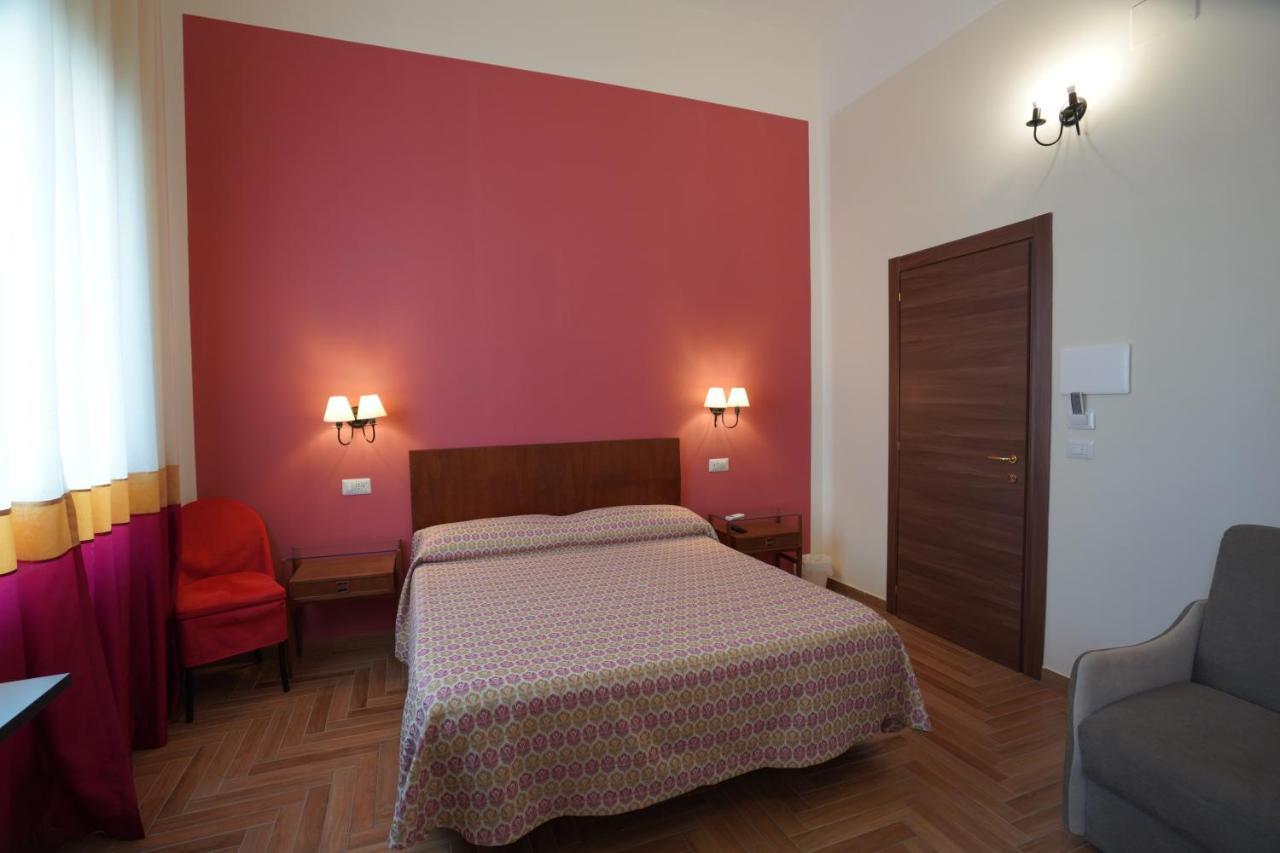 B&B I Due Teatri Naples Extérieur photo